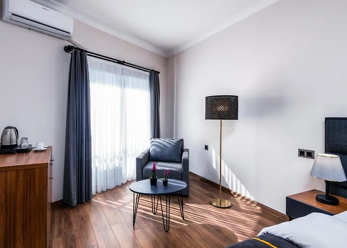 Sh Business Hotel *